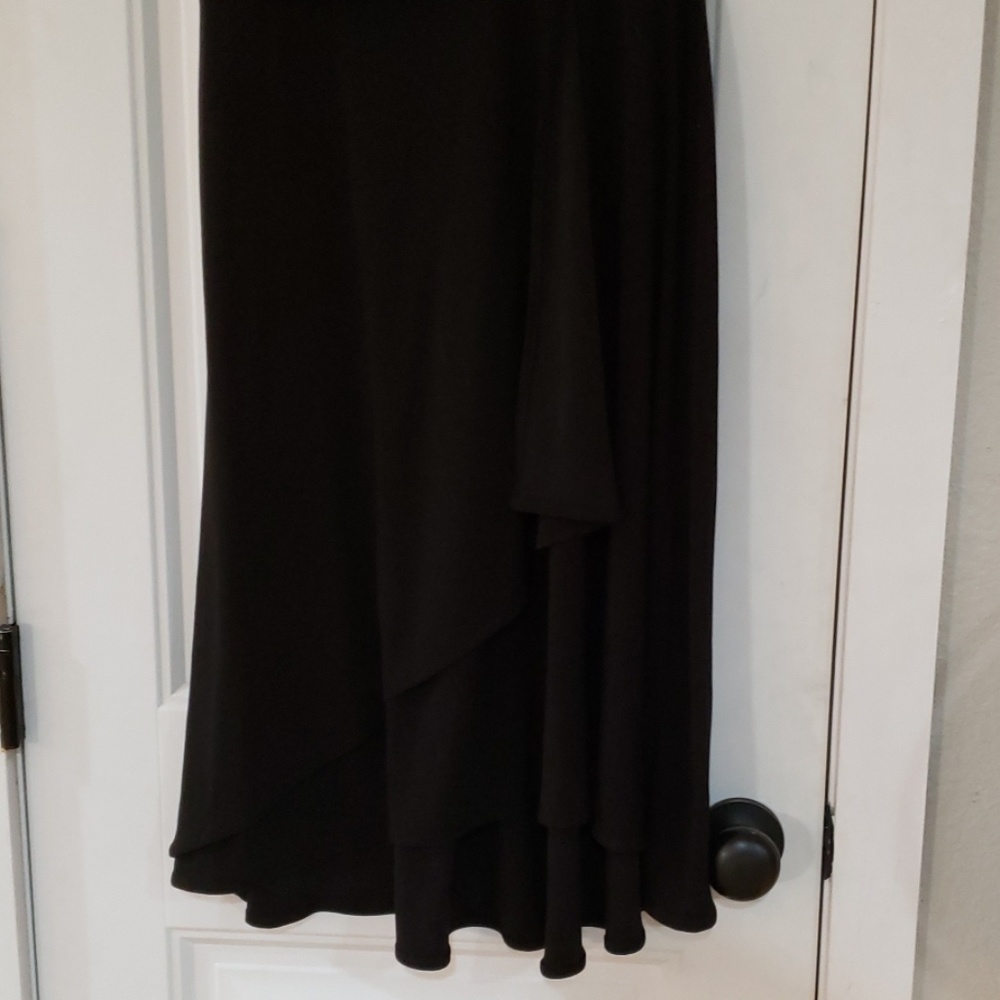 Black dress - Picture 4 of 4